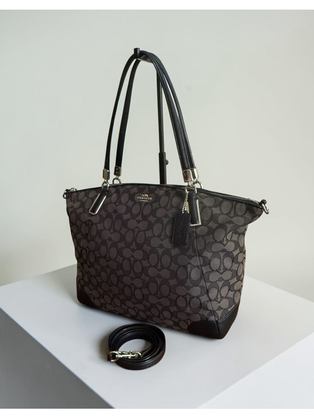 Authenticated Coach Signature Gray Black Signature Tote Crossbody! COA! - Picture 2 of 15